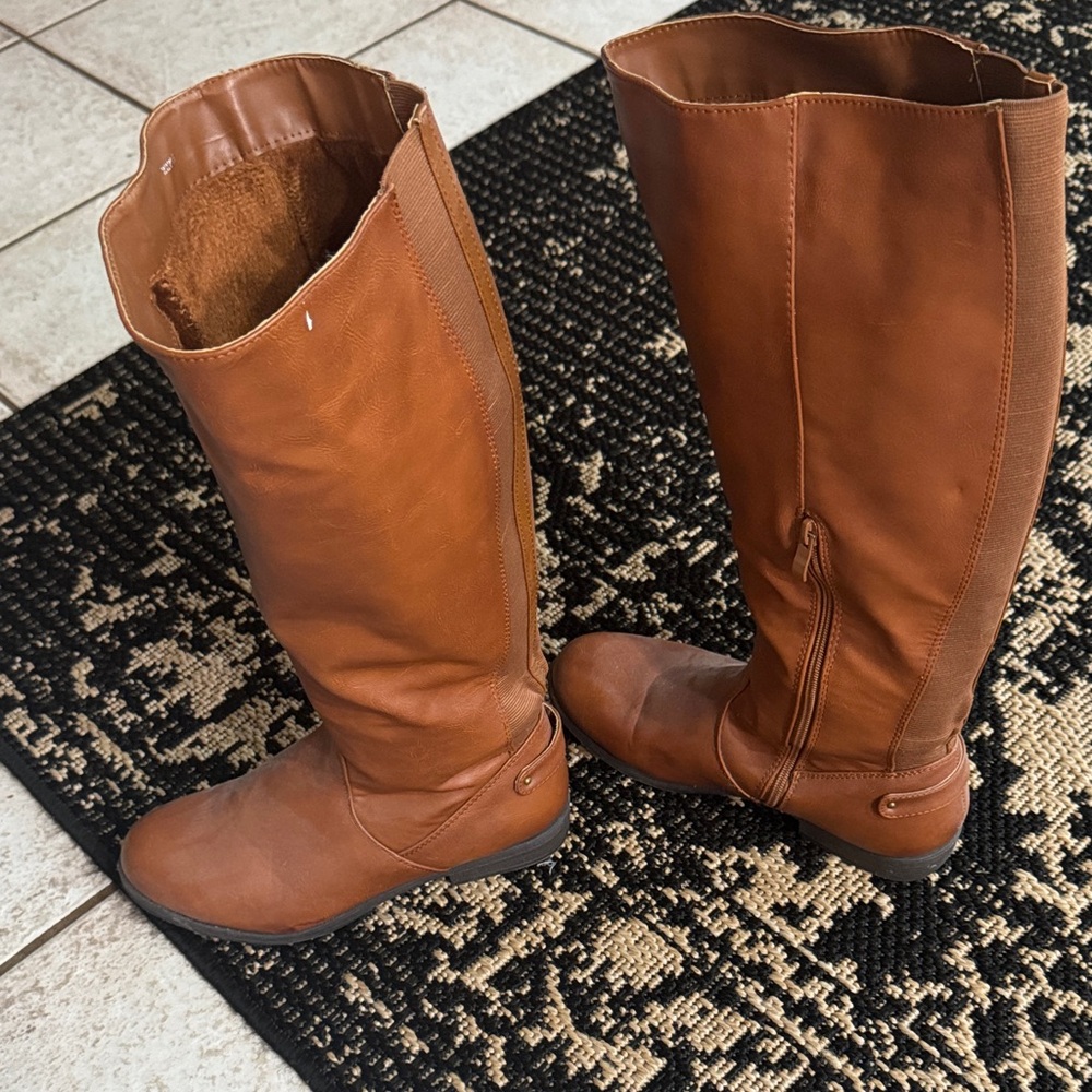 Brown boots